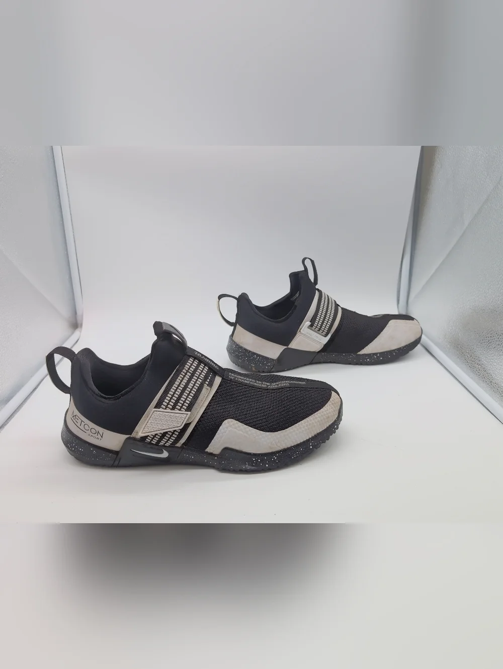 Nike lightweight slip